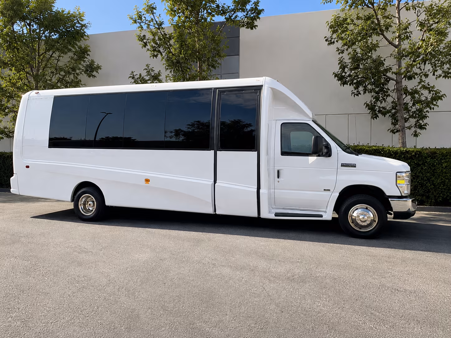 corporate airport transfer buses to salt lake city international airport