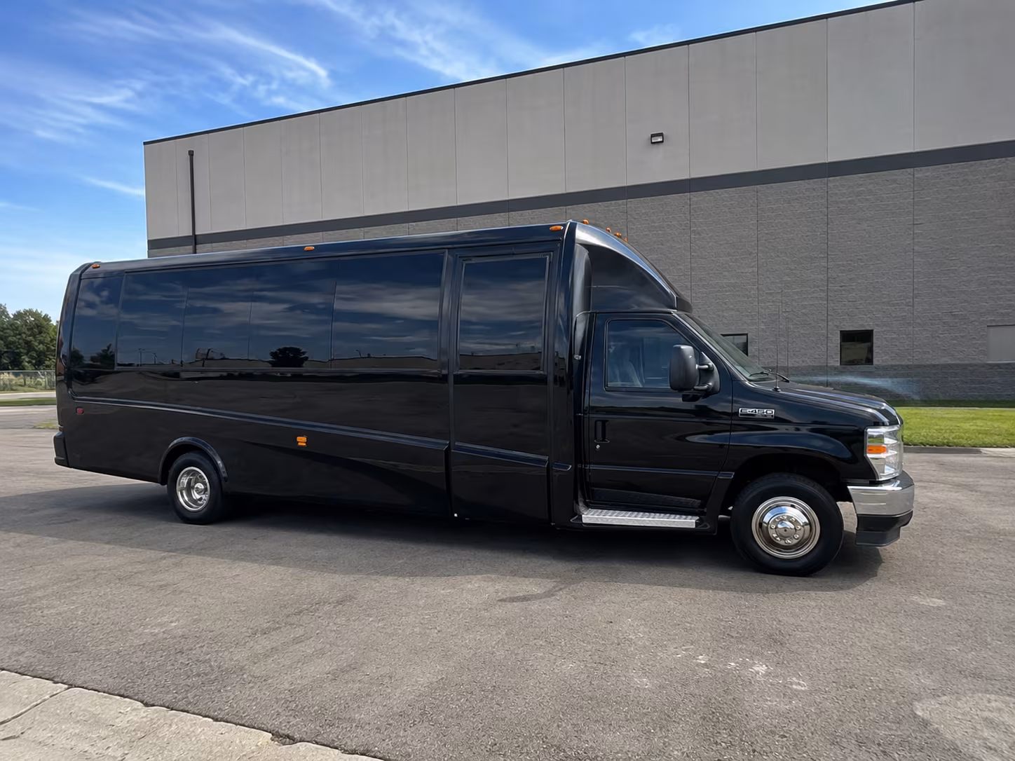 shuttle buses to delta center events and arena shows